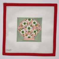 Pink Clam with Daisies