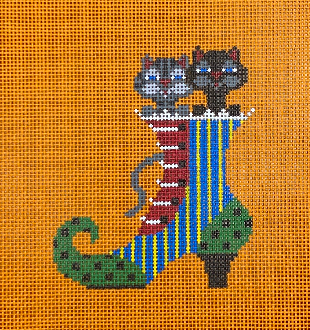 2 Cats in Boot